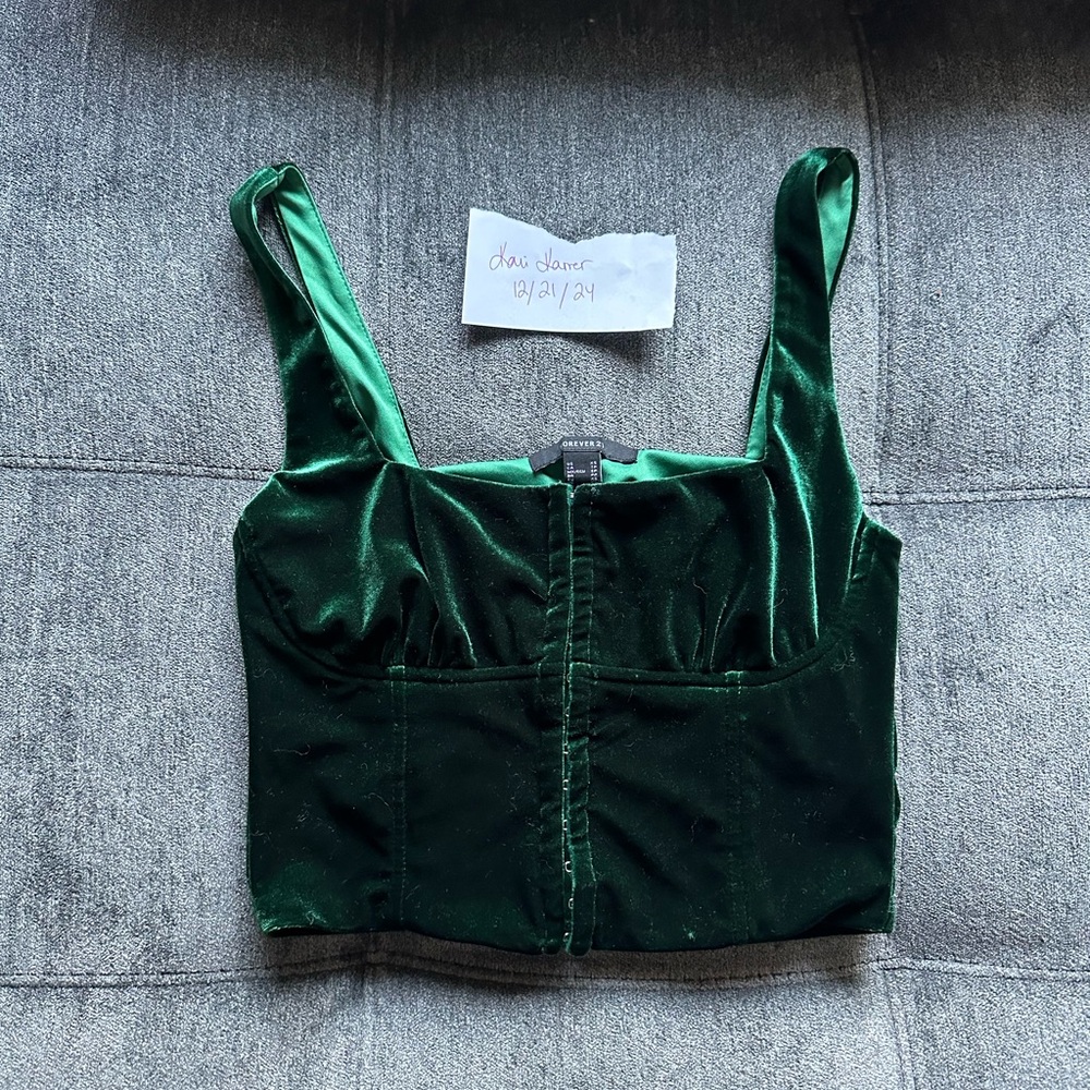 Elegant Green Velvet Women's Crop Top